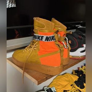 Cool rare lightly used. Like new